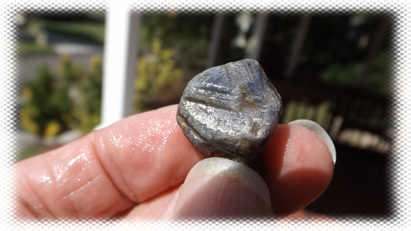 2 lbs : Authentic Blue Sapphire Corundum Natural Rough Gemstone Crystal Pieces