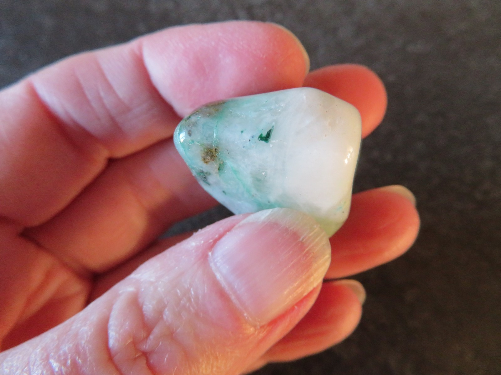 RARE DIOPTASE IN QUARTZ (16.8 grams / 22 mm) TUMBLESTONE (E3) MESSINA MINE, SA