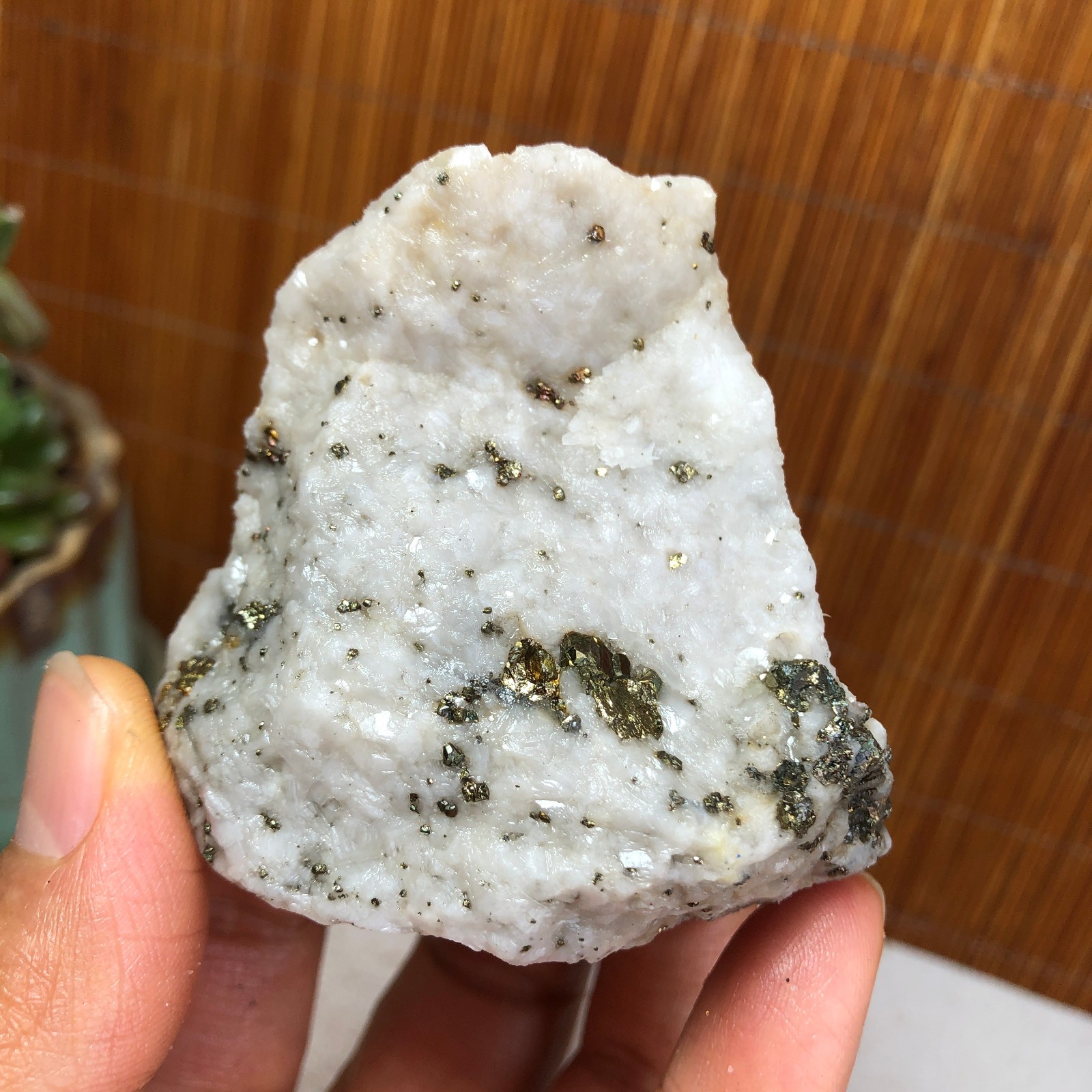 126g Natural rainbow Copper crystal paragenesis ore Uncut original Stone A5495
