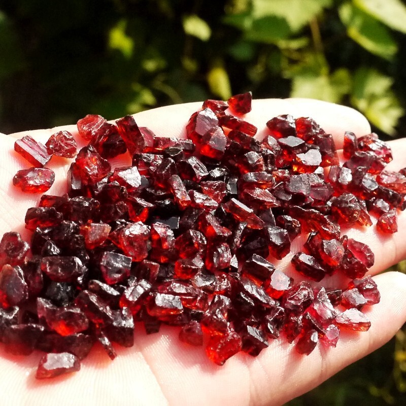 1000G Natural Red Garnet Crystal Gemstone Rough Stone Specimen Minerial Rock