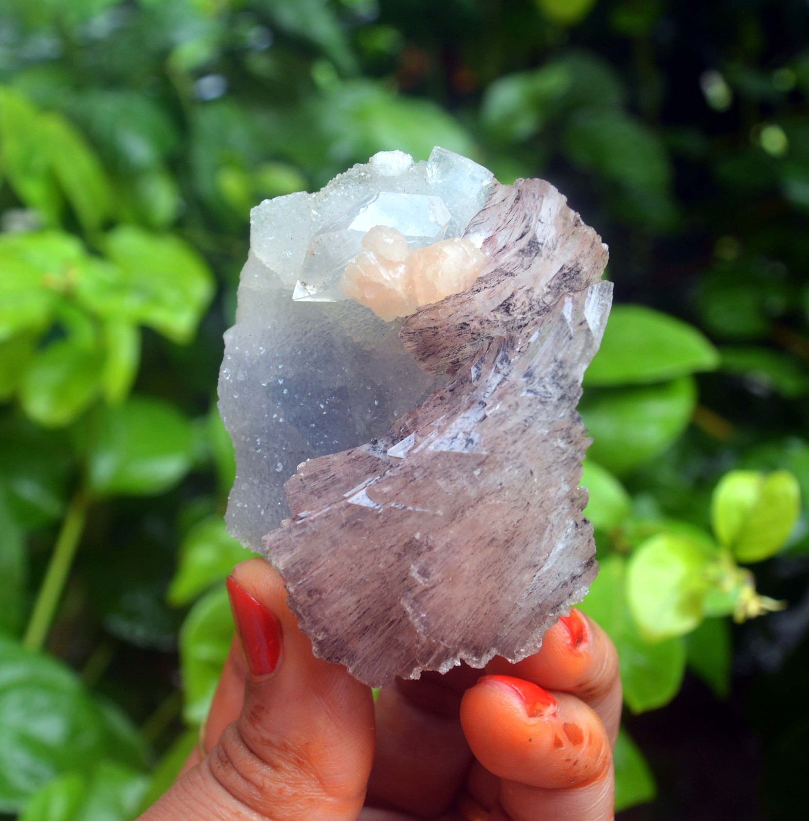 heulandite crystal w/ stilbite & chalcedony matrix minerals specimen j-7