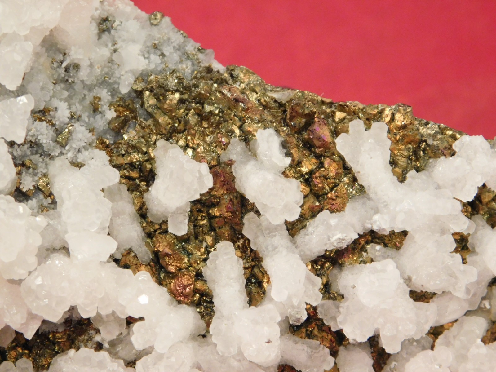 Big! MARCASITE Crystal Cluster with Fluorescent Calcite Crystals Mexico 538gr