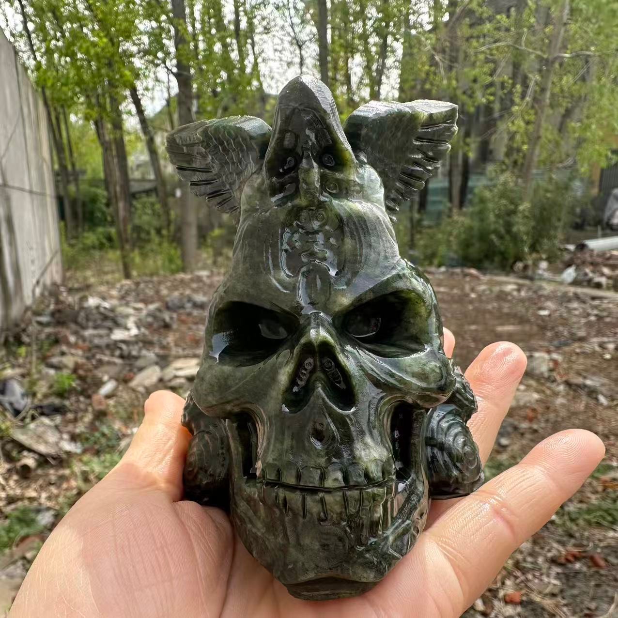 1pc Natural Serpentine Quartz Carved Death Skull Crystal Reiki Healing Decor