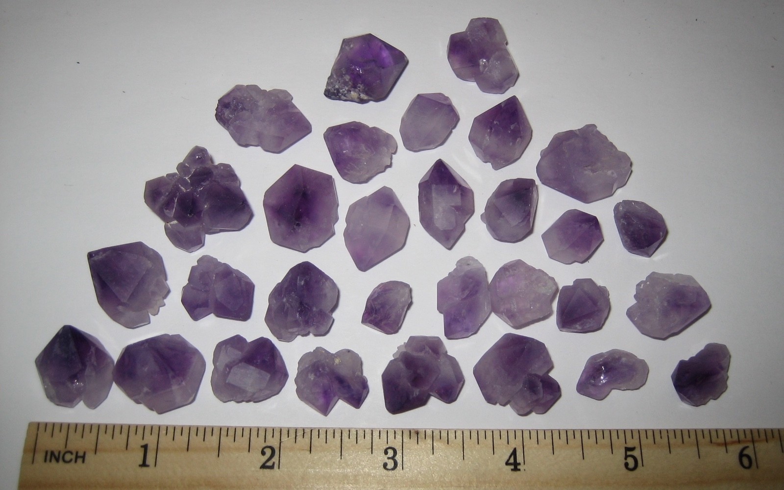30 SMALL NATURAL ROUGH 0.5″- 0.75″ LIGHT PURPLE AMETHYST CRYSTALS ~ 94.1grams *1
