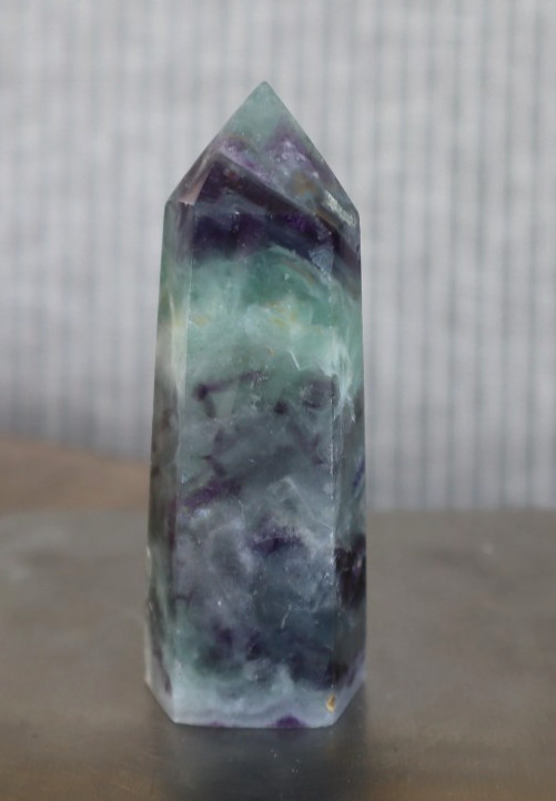 FLUORITE POINT 3.06 INCHES TALL/ 102.4 GRAMS