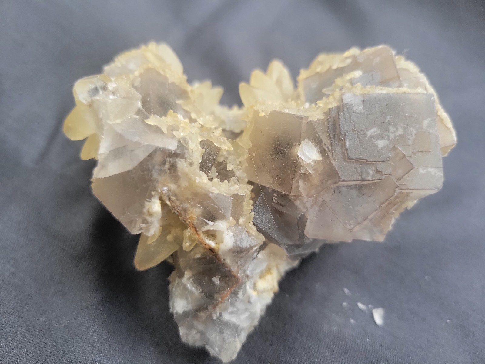 388g Beautiful Cubic Fluorite Quartz Crystal Cluster Mineral Specimen