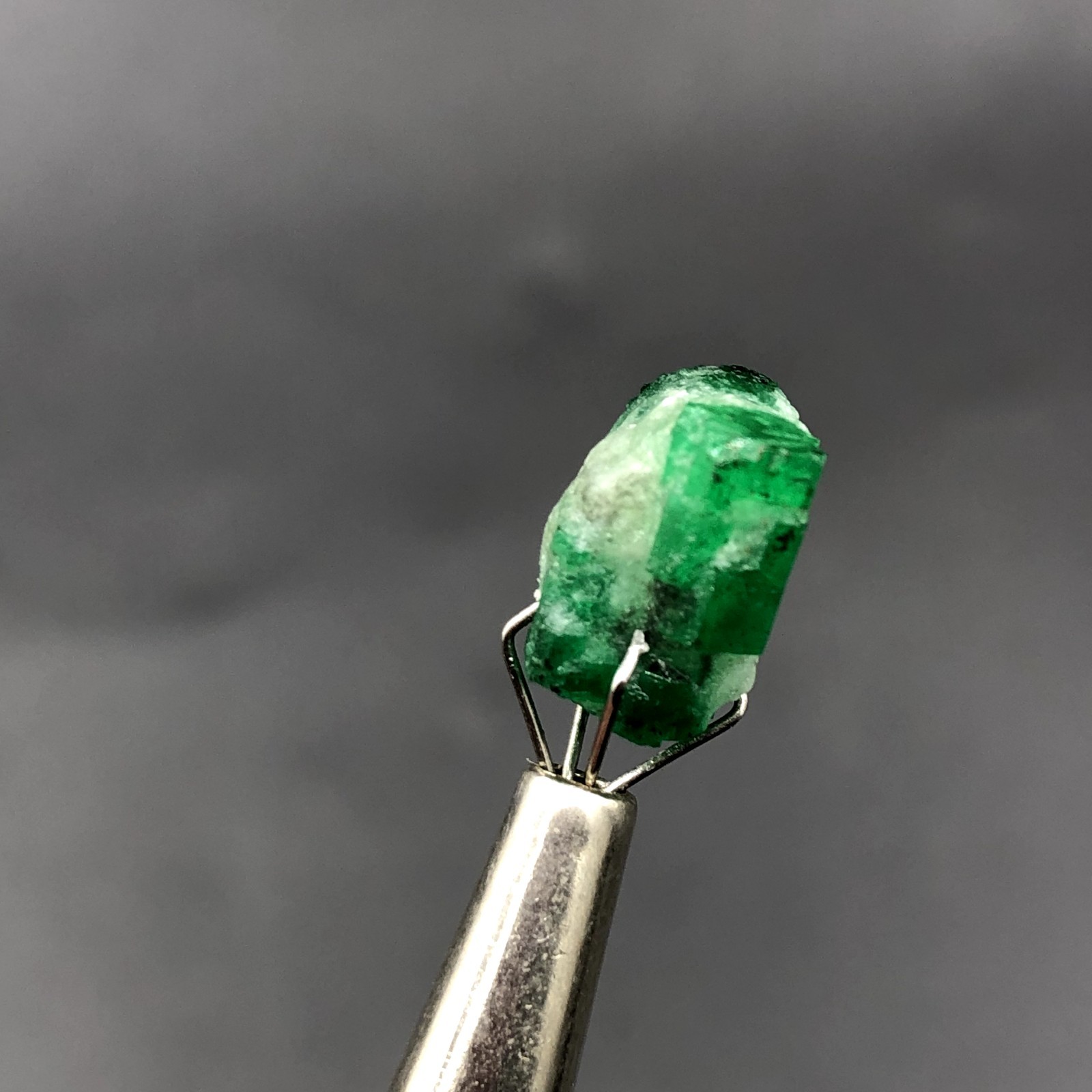 Natural Emerald Mine-Mud Rough Crystal – Oiled For Colour Enhancement 6.60Ct..3