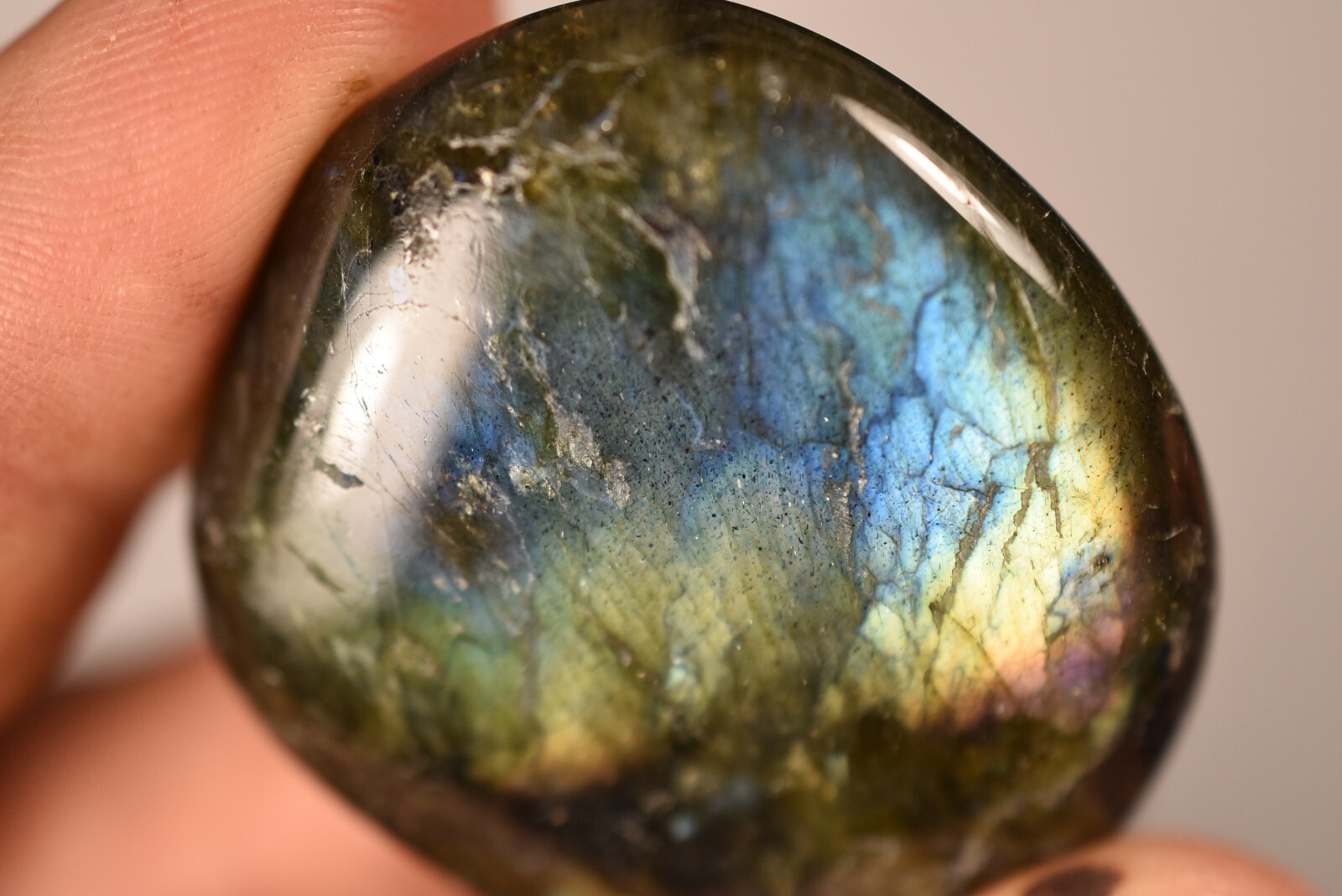 *LABRADORITE* Palm Stone 4.2cm 27.1g Flat Worry Thumb Natural Stone
