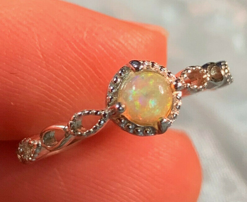 *DAINY STACKABLE PRECIOUS ETHIOPIAN OPAL NATURAL FULL SPECTRUM FLASH RING .925*