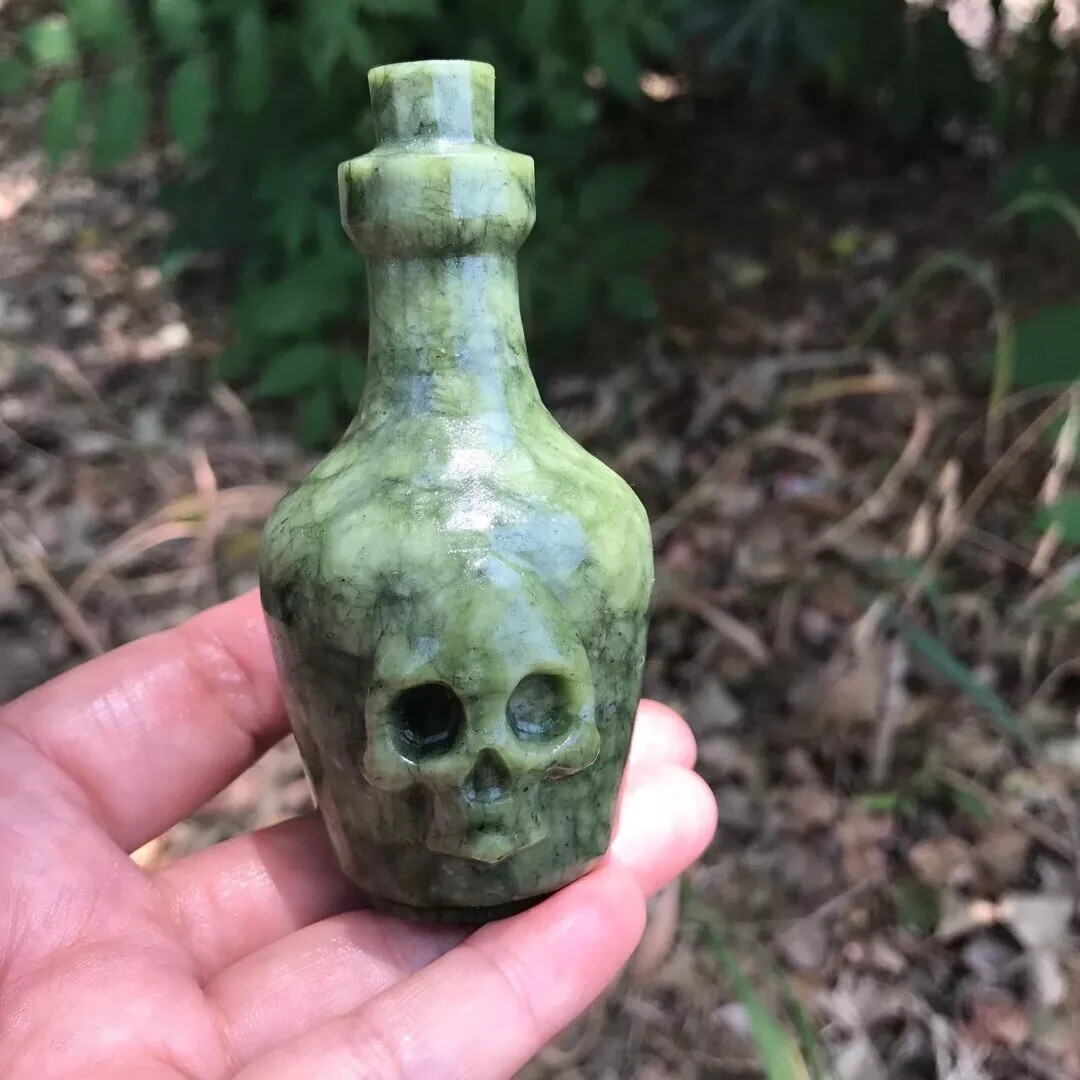 Natural Skull Perfume Bottle (Vine Jade) quartz crystal Random 1PC