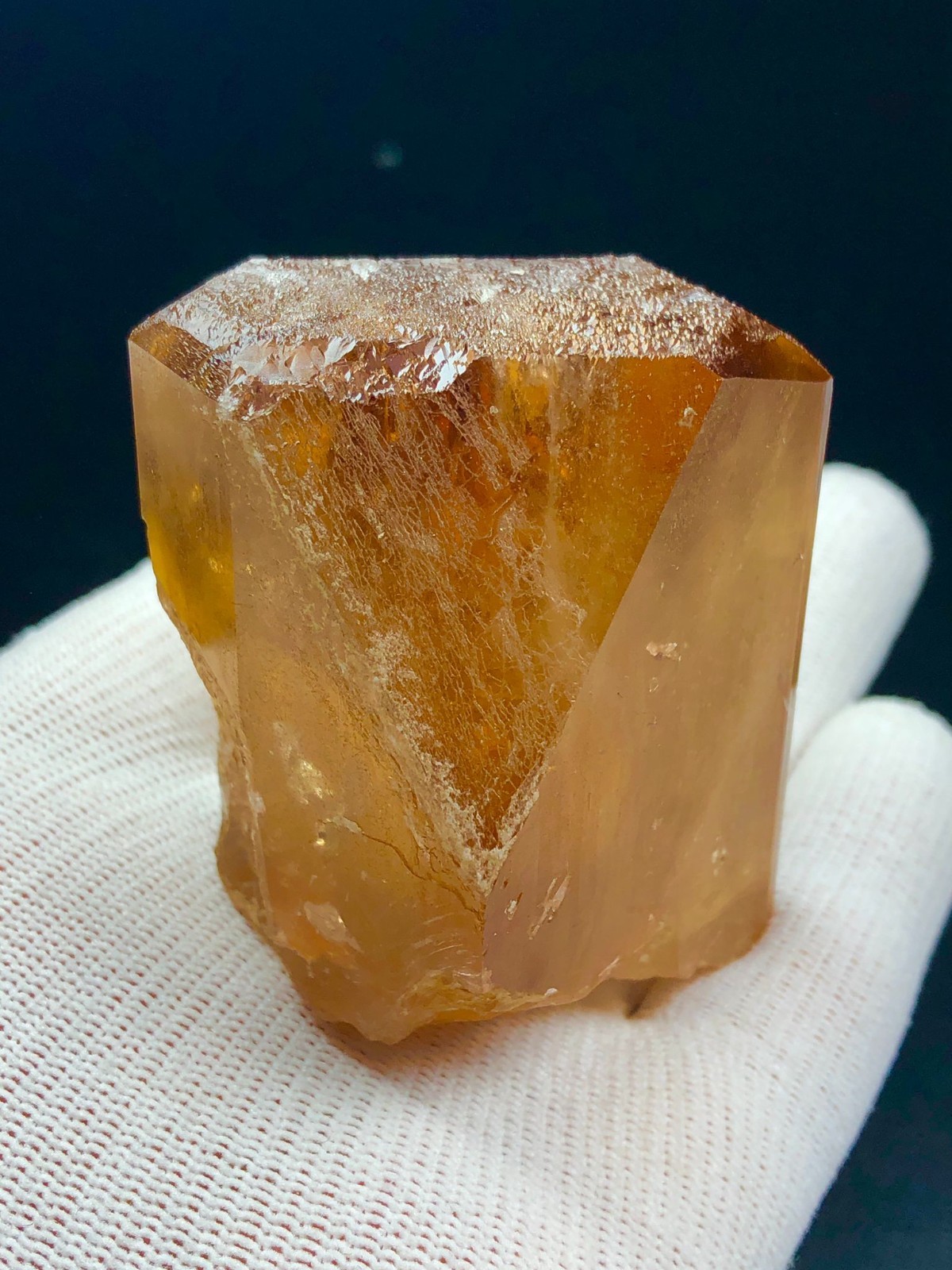 TOPAZ Complete Crystal – 229 grams – 5.5 cm from SKARDU Pakistan