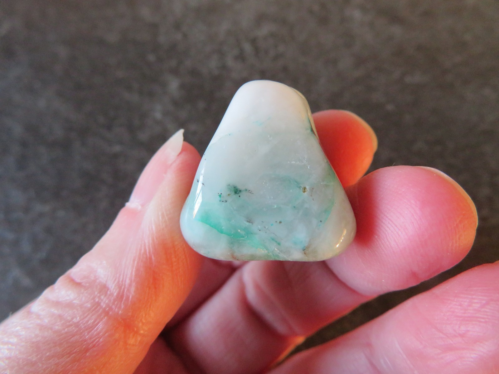 RARE DIOPTASE IN QUARTZ (16.8 grams / 22 mm) TUMBLESTONE (E3) MESSINA MINE, SA