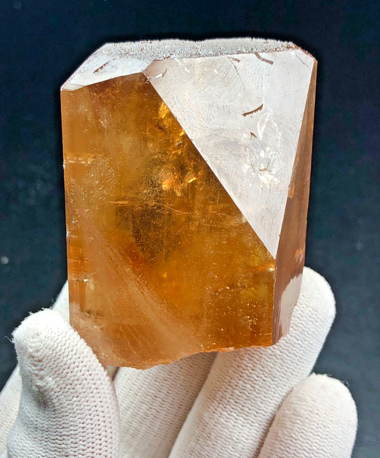 TOPAZ Complete Crystal – 229 grams – 5.5 cm from SKARDU Pakistan