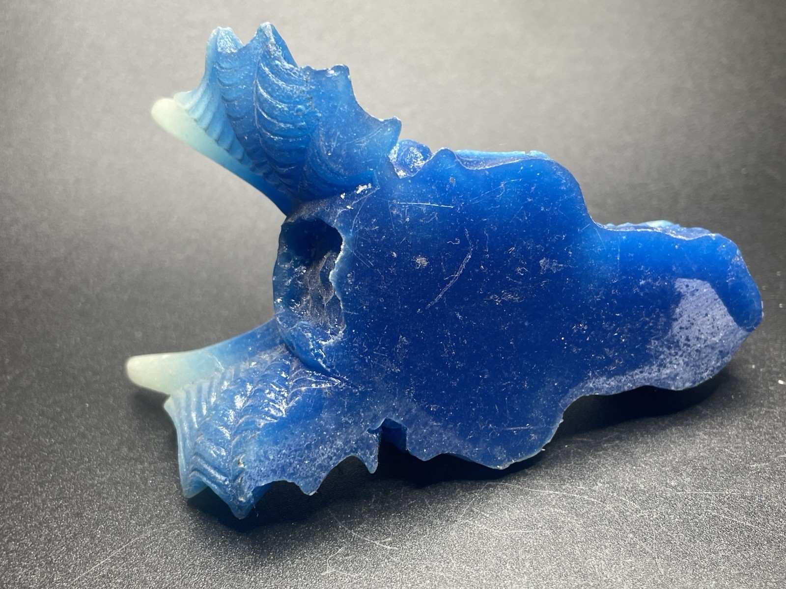Dyed Blue Agate Dragon Head resin 93g
