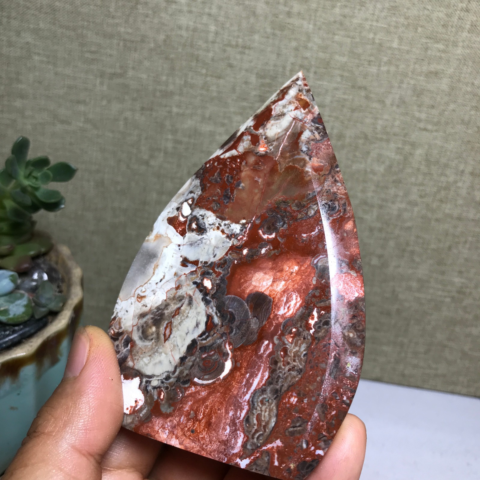 Natural Indonesian Bloodstone agate point leaf Crystal specimens 148g A5159