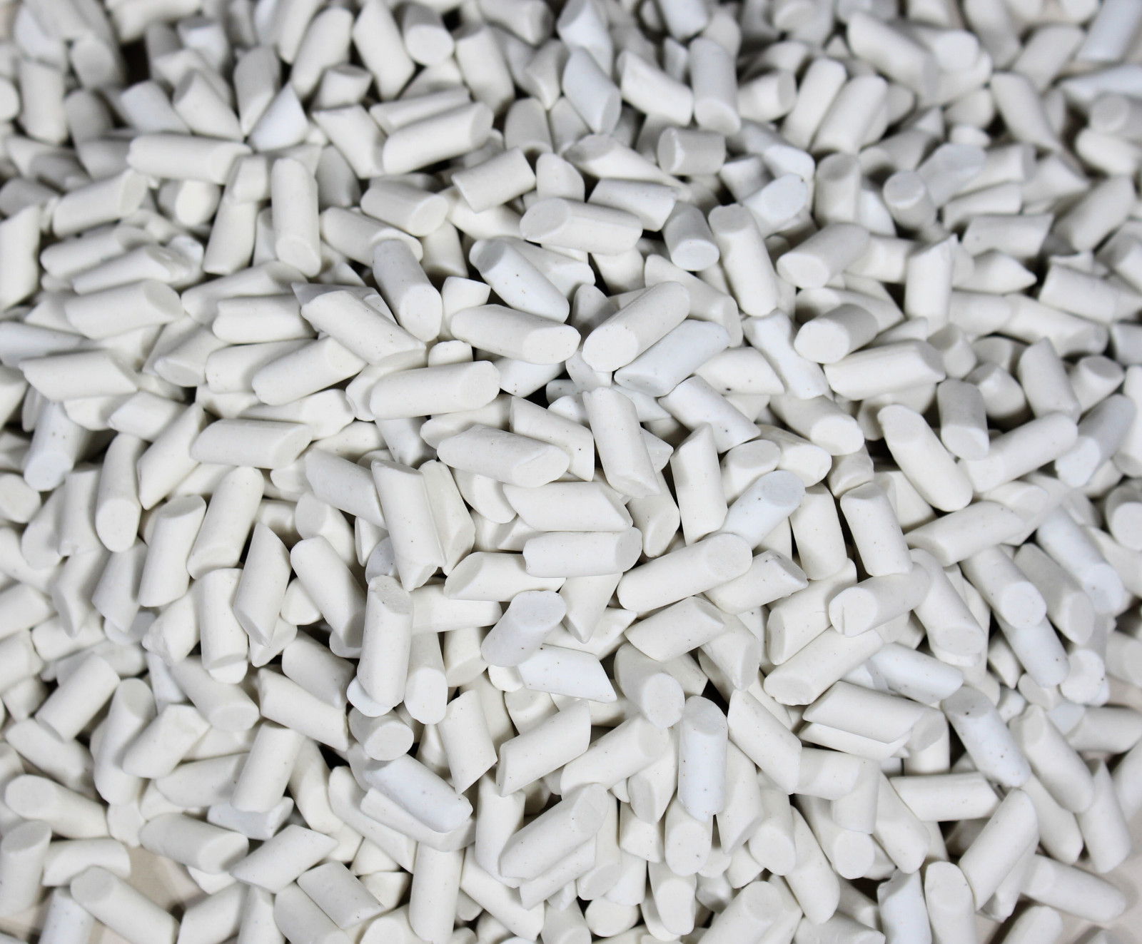 Ceramic Media – 1/5″ x 2/5″ Size – Cushion Filler for Rock Tumbling