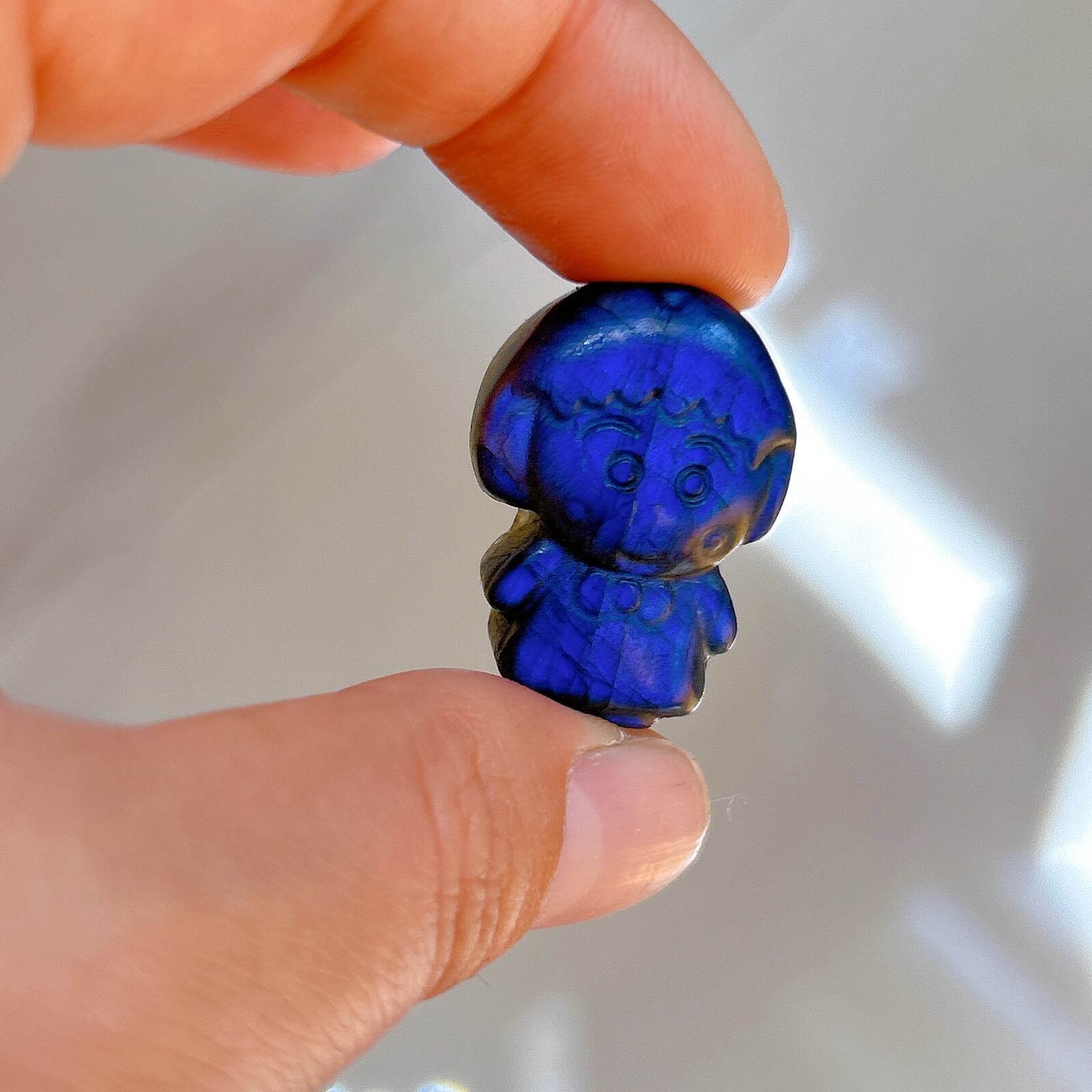 Natural labradorite Chibi Maruko Hand Carved crystal crystal Healing
