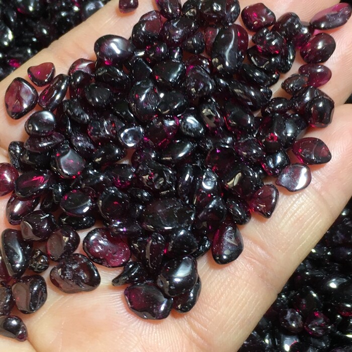 Red Garnet stone Rough Polished Stone Mineral Specimen 50g