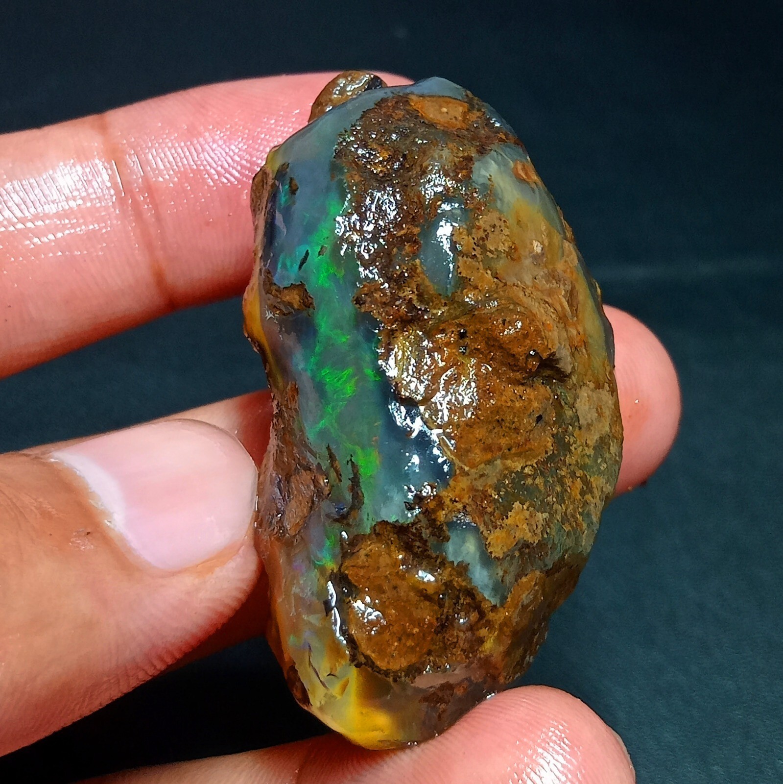 118ct Natural Green Fire Opal Rough – Ethiopian Welo Gemstone, 45x22x21mm
