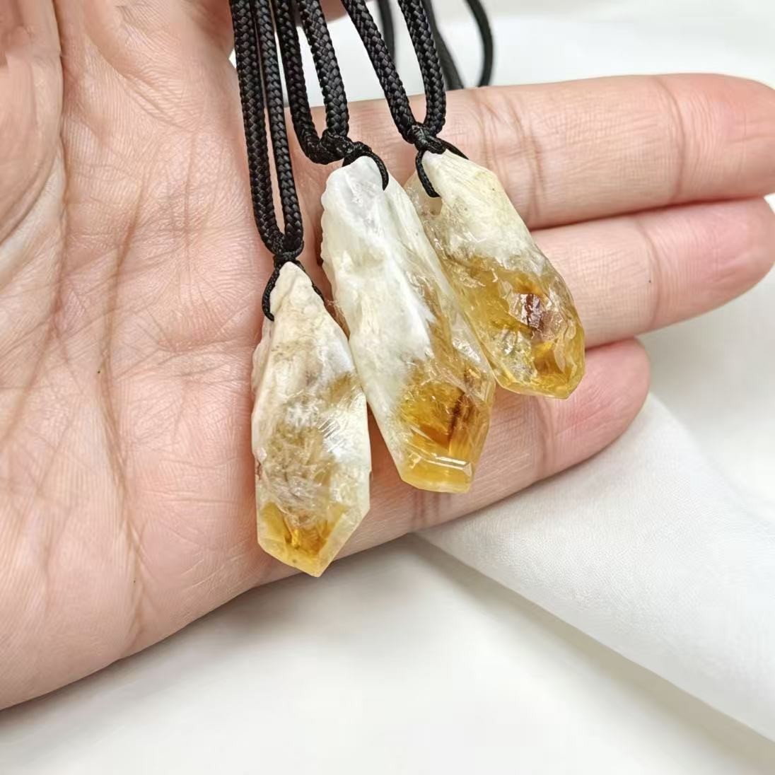 Raw Citrine Crystal Pendant Healing Protection Talisman Necklace for Women Men