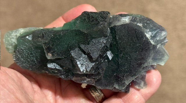 BEAUTIFUL ( 1 LB. 2 OZ) TRANSILLUMINATING GREEN FLUORITE,ZHEJIANG,CHINA