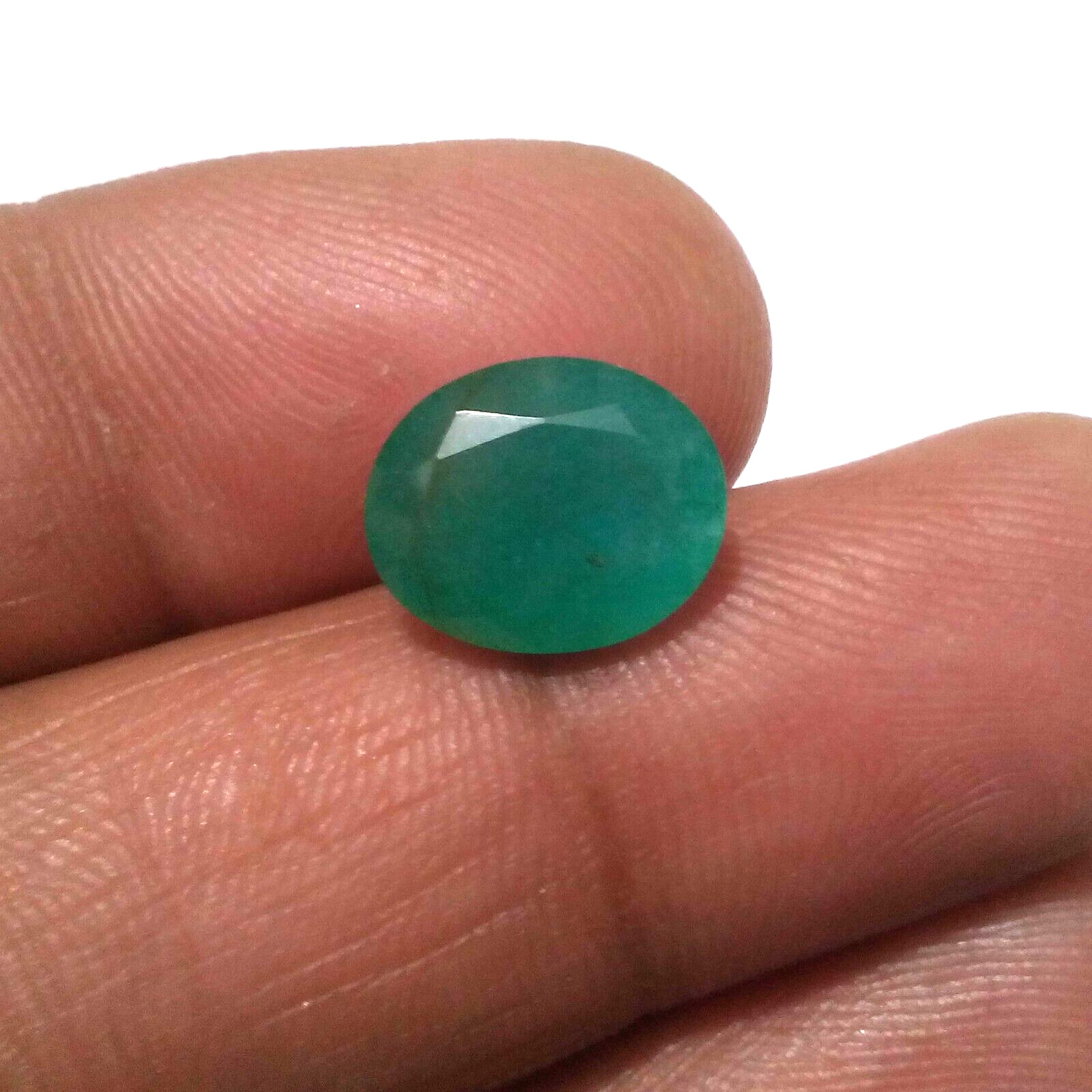 Natural Glowing Zambian Emerald Oval Shape 5.55 Crt Green Faceted Loose Gemstone