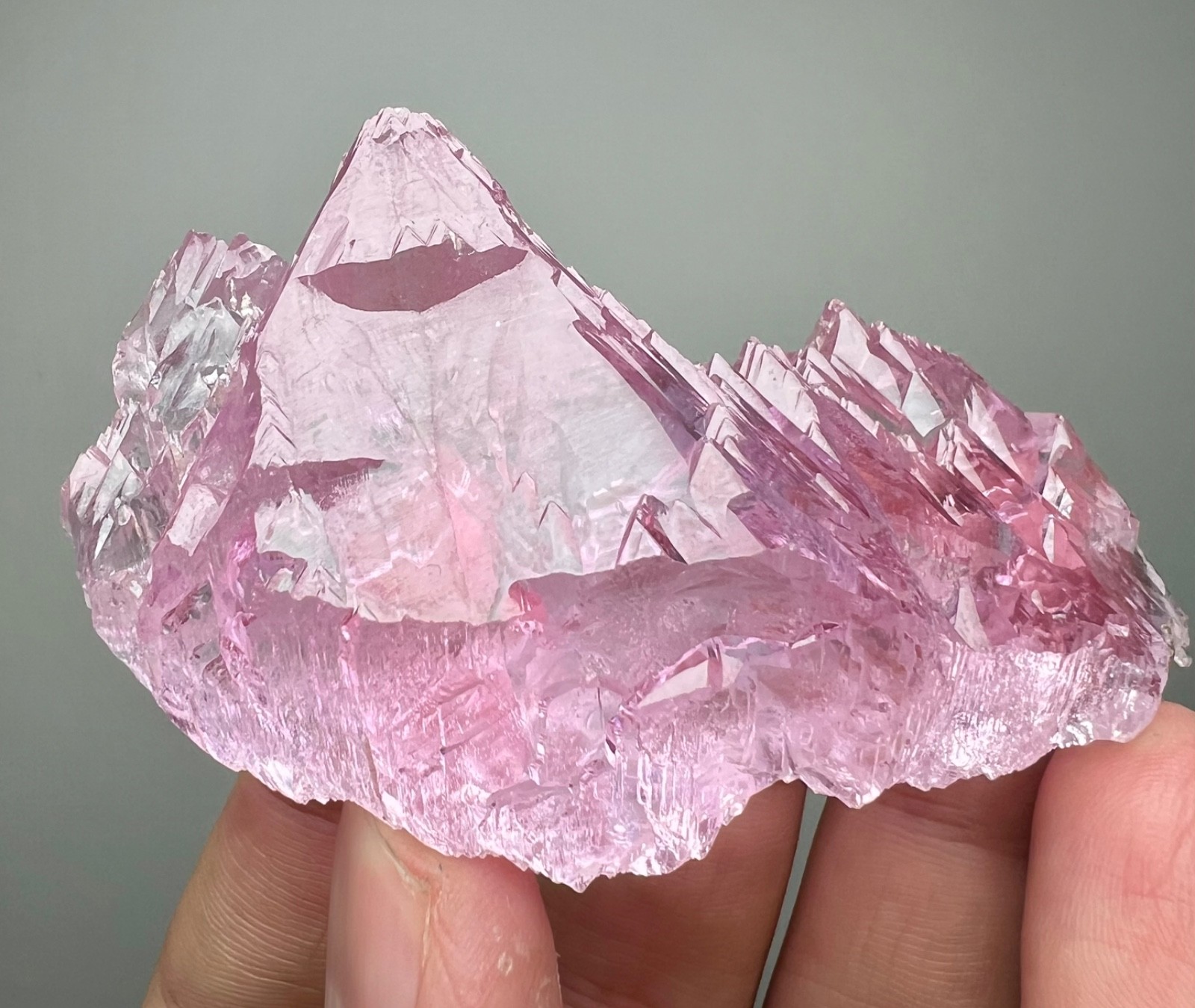 93 Gr. DT Feather-Like Pink Spodumene var. Kunzite Crystal Cluster – Afghanistan