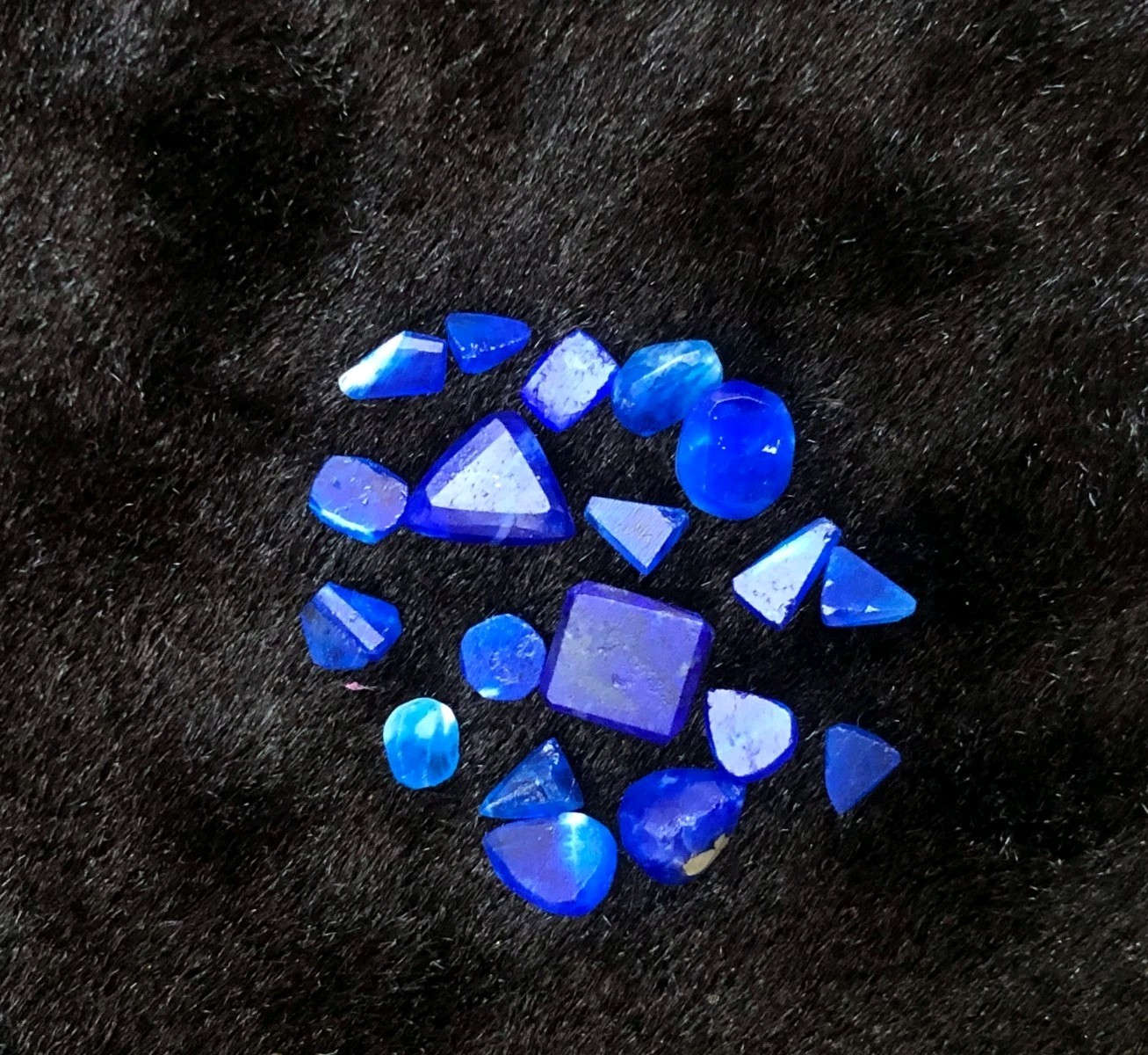 Natural Hyun Color Change Gemstone 6.35 Ct | UV Reactive Blue to Pink Loose Gems