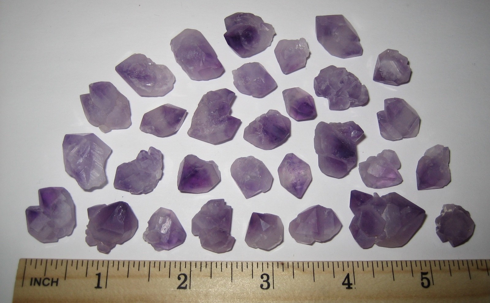 30 SMALL NATURAL ROUGH 0.5″- 0.8″ LIGHT PURPLE AMETHYST CRYSTALS ~ 84.3grams *3