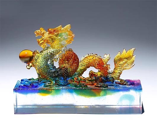 Chinese Liuli dragon artworks presents, Crystal office decorative crafts gifts