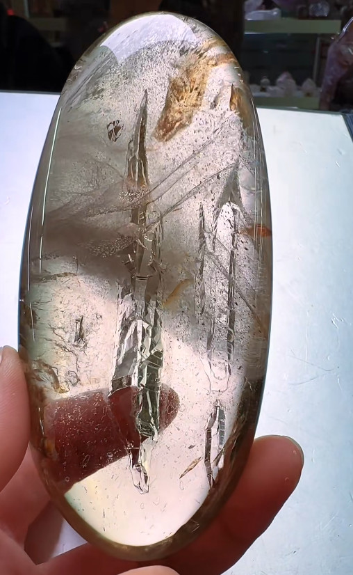 121*56*34mm Natural Enhydro Quartz Moving Water Drop Specimens Palm Reiki