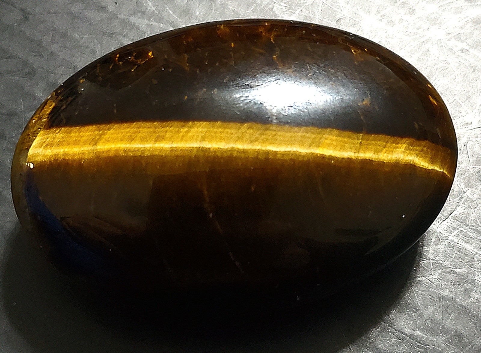 Thick Golden Tigers Eye Palmstone