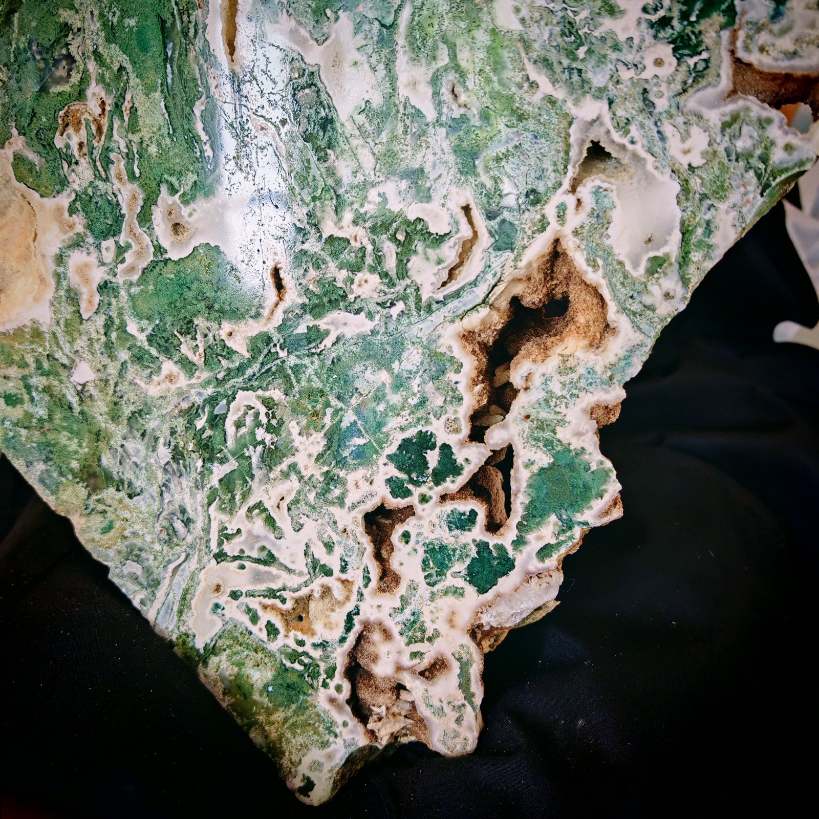 15.84LB Natural and beautiful aquatic agate crystal rough sliced stone specimen