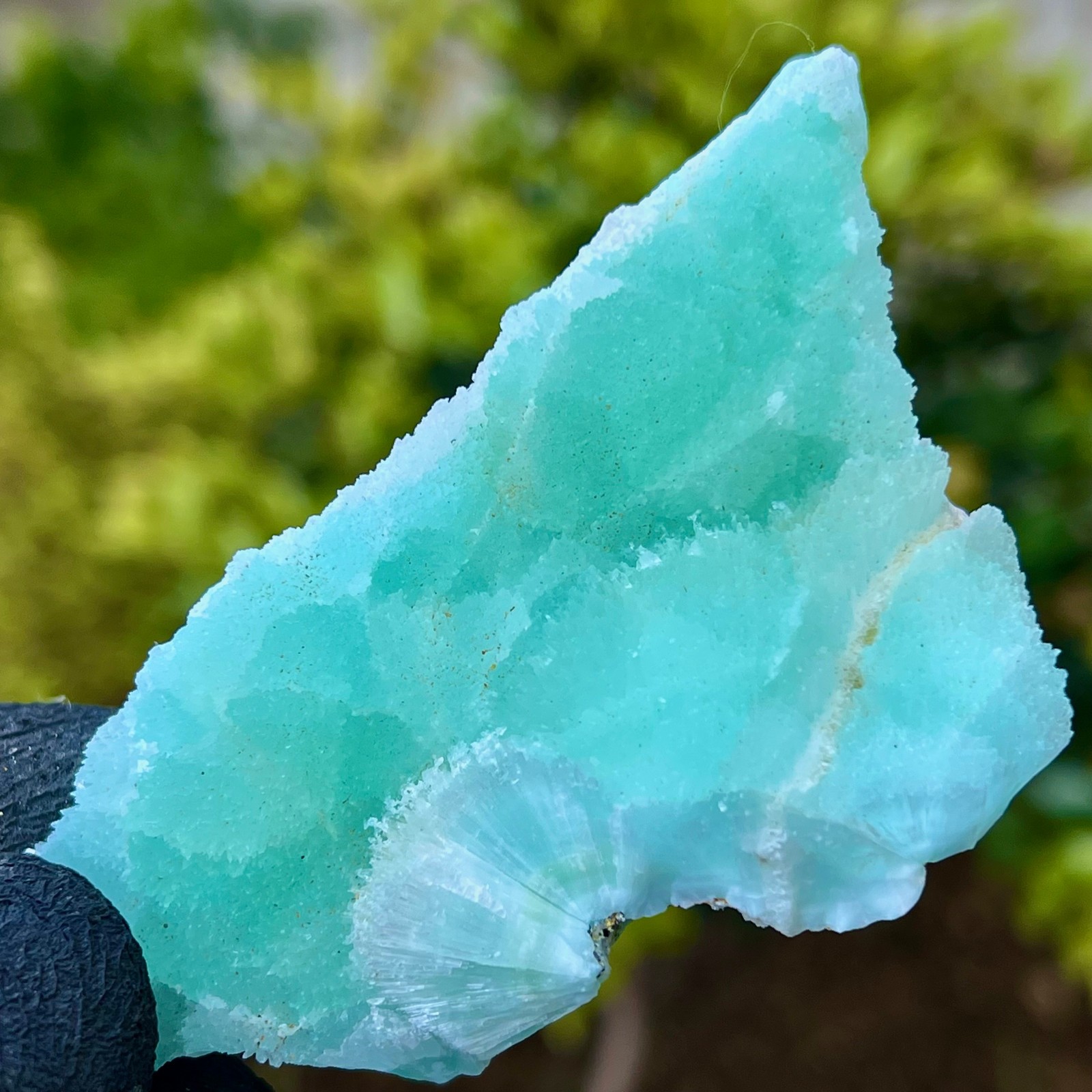 104g Natural beautiful blue texture stone mineral sample quartz crystal
