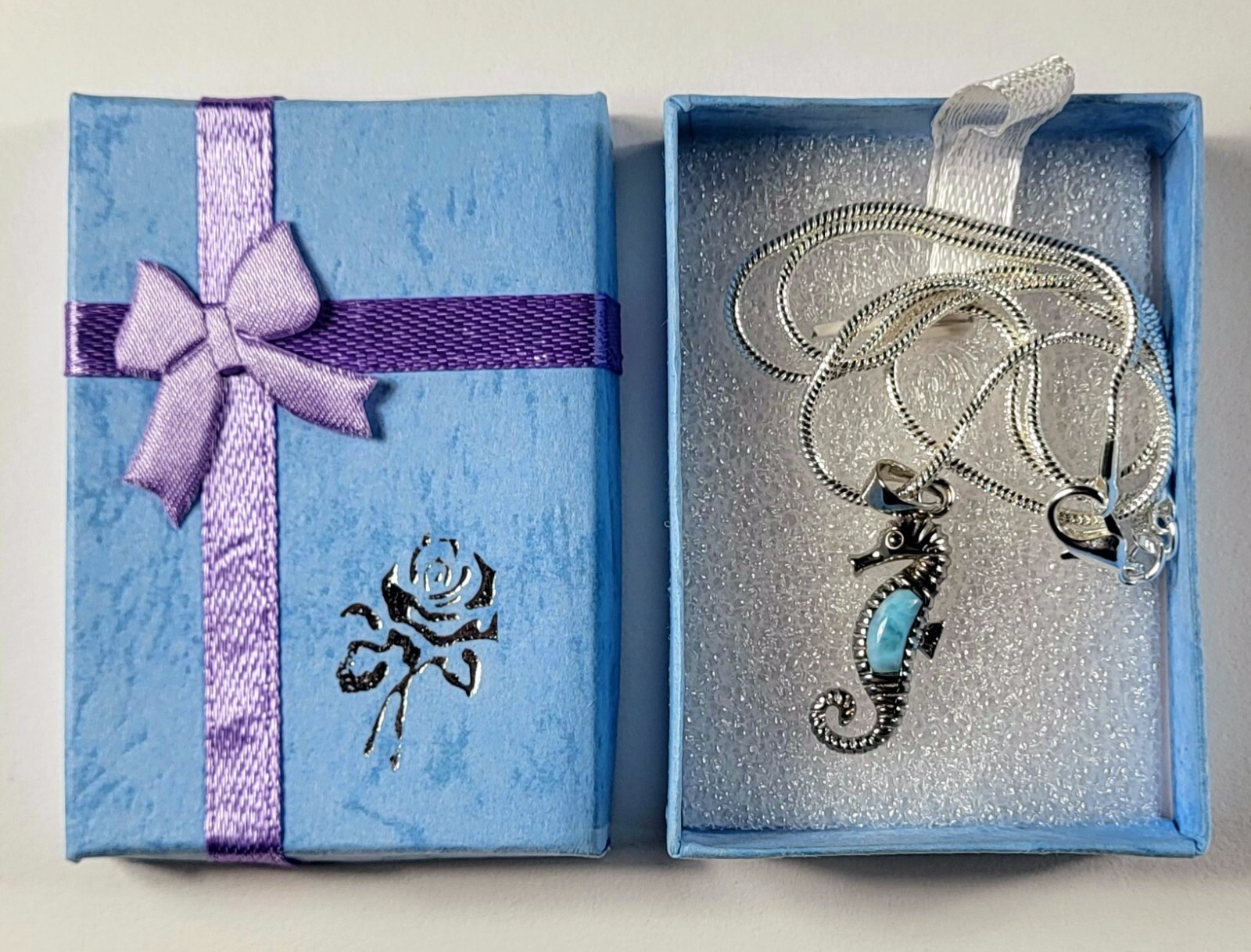 26mm Larimar Seahorse Pendant in Sterling Silver 925 + 18″ Silver Necklace Chain