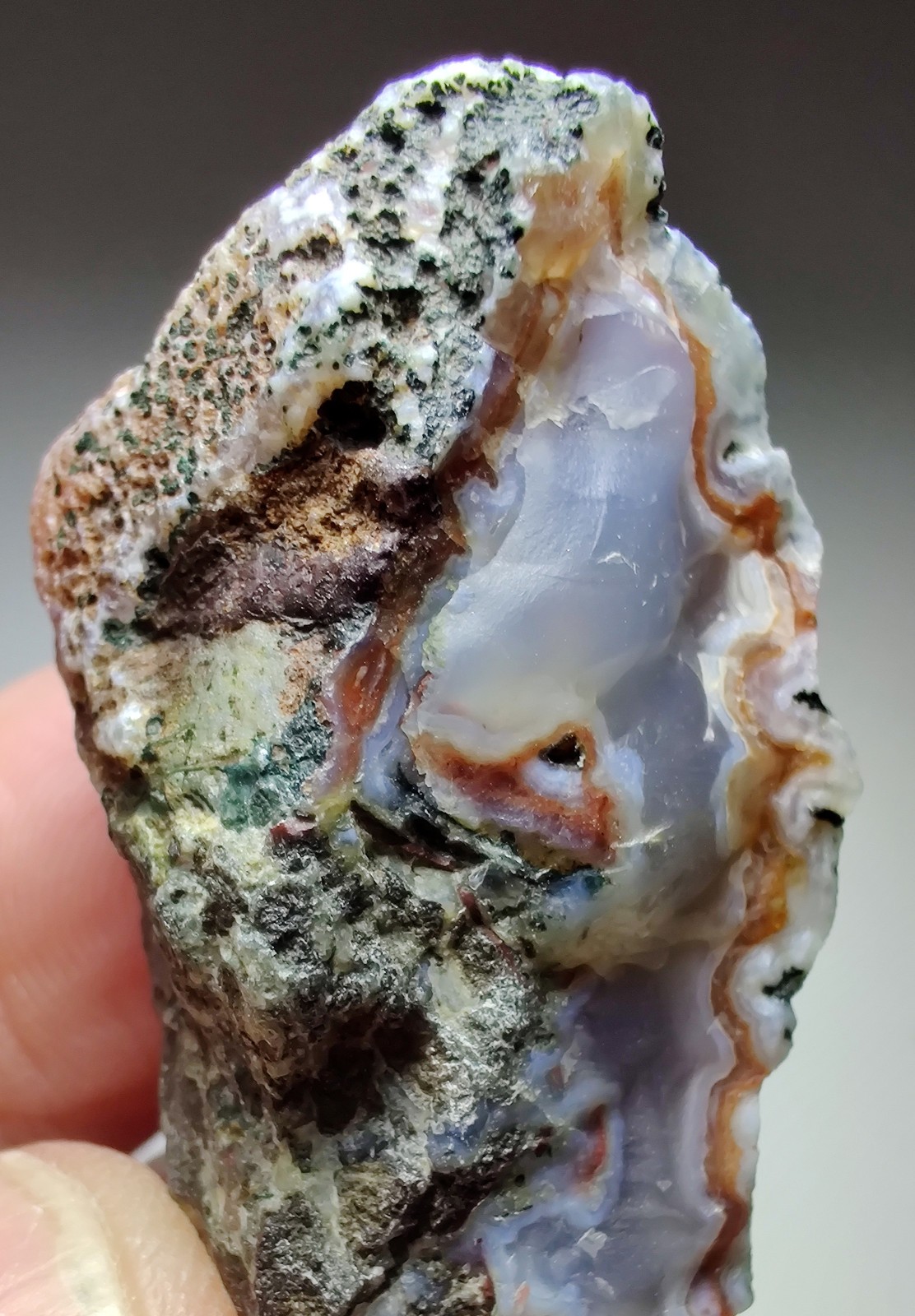 Agate, excellent orange and red banding. From Morooco. 26 grams.