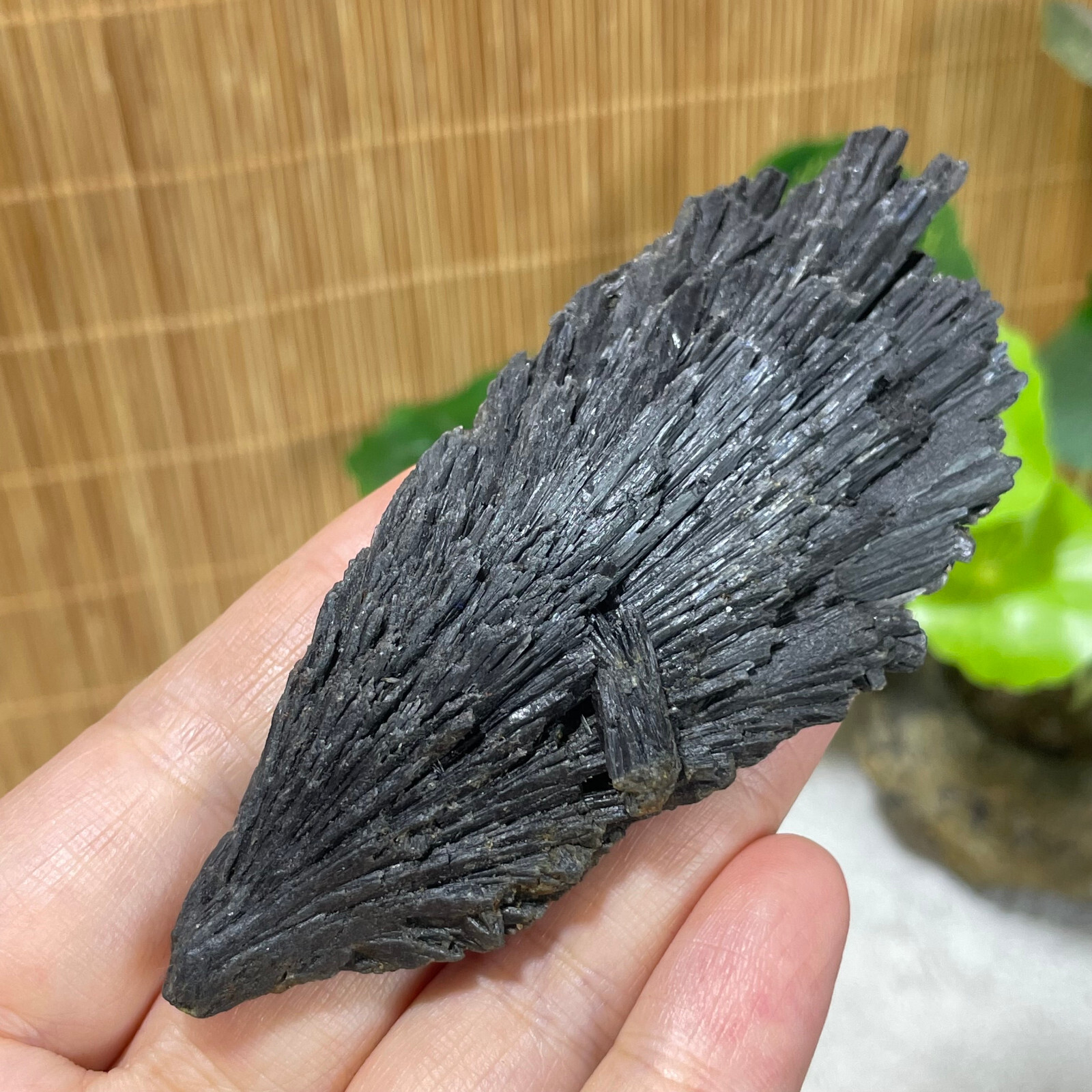 74g Natural Irregular natural black crystal cluster mineral specimen（dian qishi）