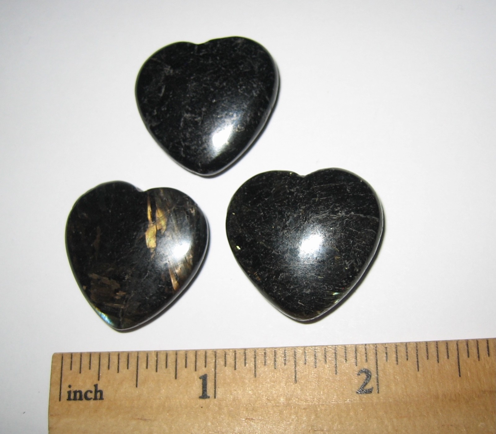 3pc 25mm RARE! POLISHED AUTHENTIC DRILLED NUUMMITE STONE HEARTS GREENLAND 24g *2
