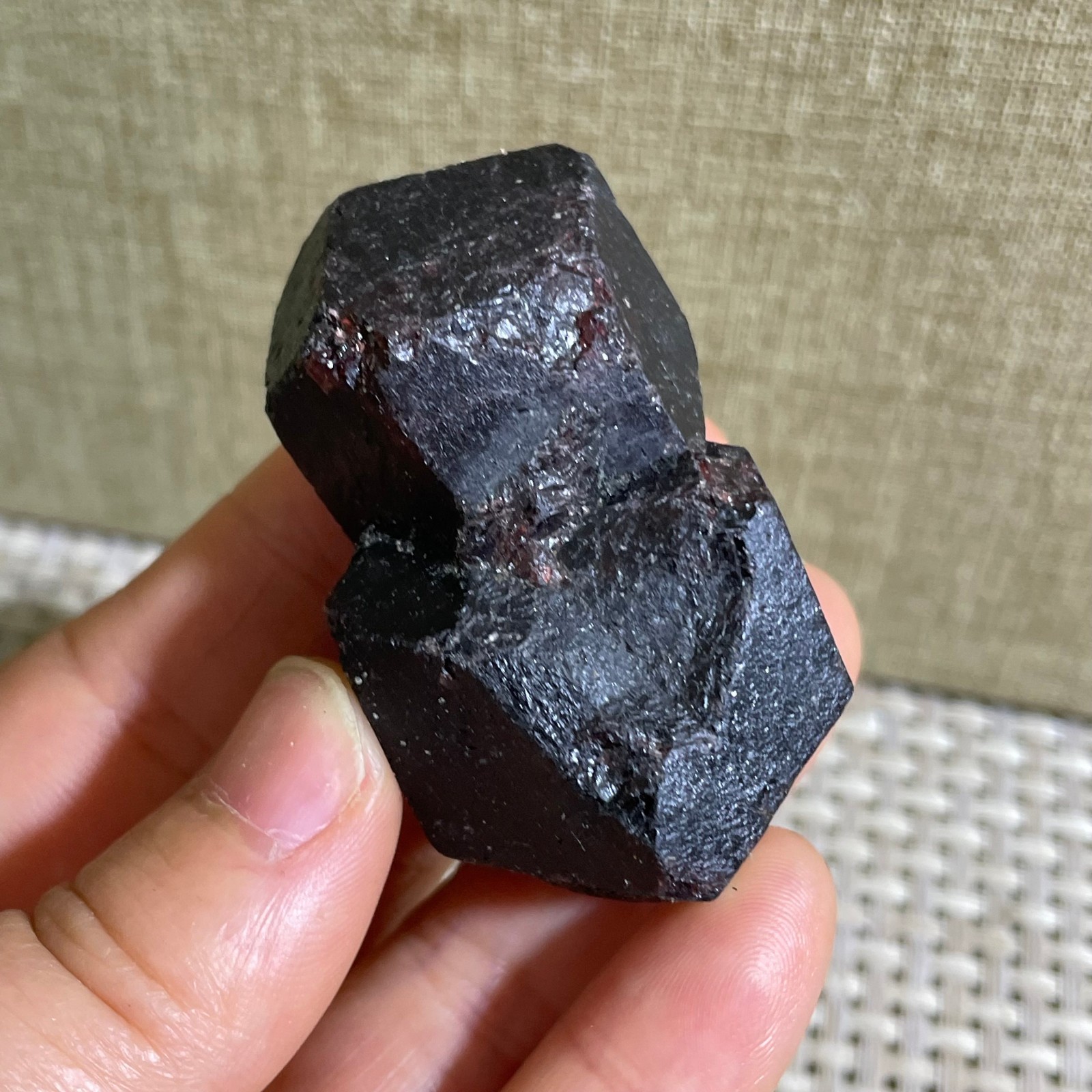 106g RED Garnet Crystal gemstone rough stone mineral specimen