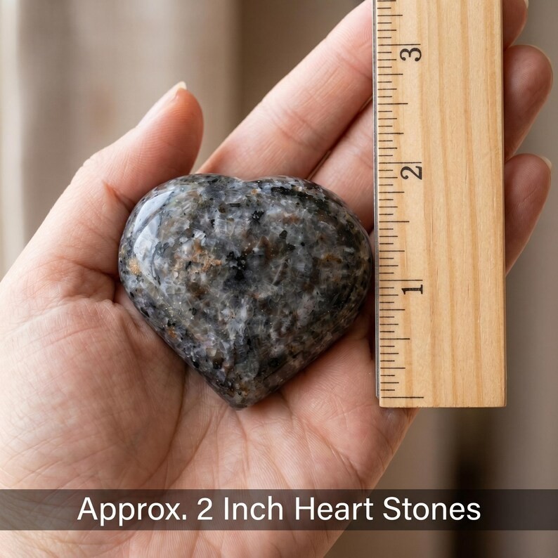 Yooperlite 5CM Large Heart Palm Glowing Stone Healing Decoration Collection Gift