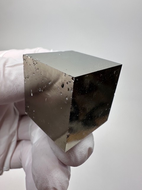MIRROR SHINE__Beautiful Lusterous 1 1/8 ” Pyrite Cube__Navajun Mine, Spain