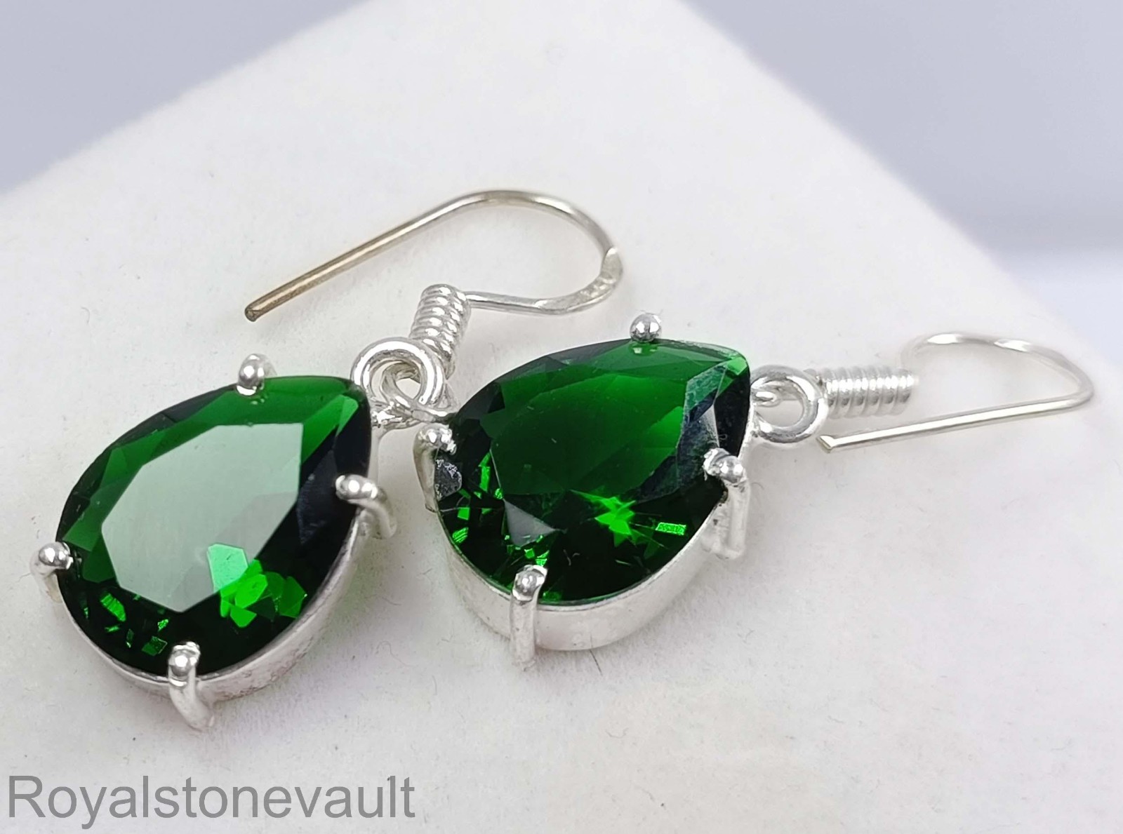 18.00 Ct Natural Green Emerald Pear Shape Earrings 925 Silver IGL Gemstone 6MHV