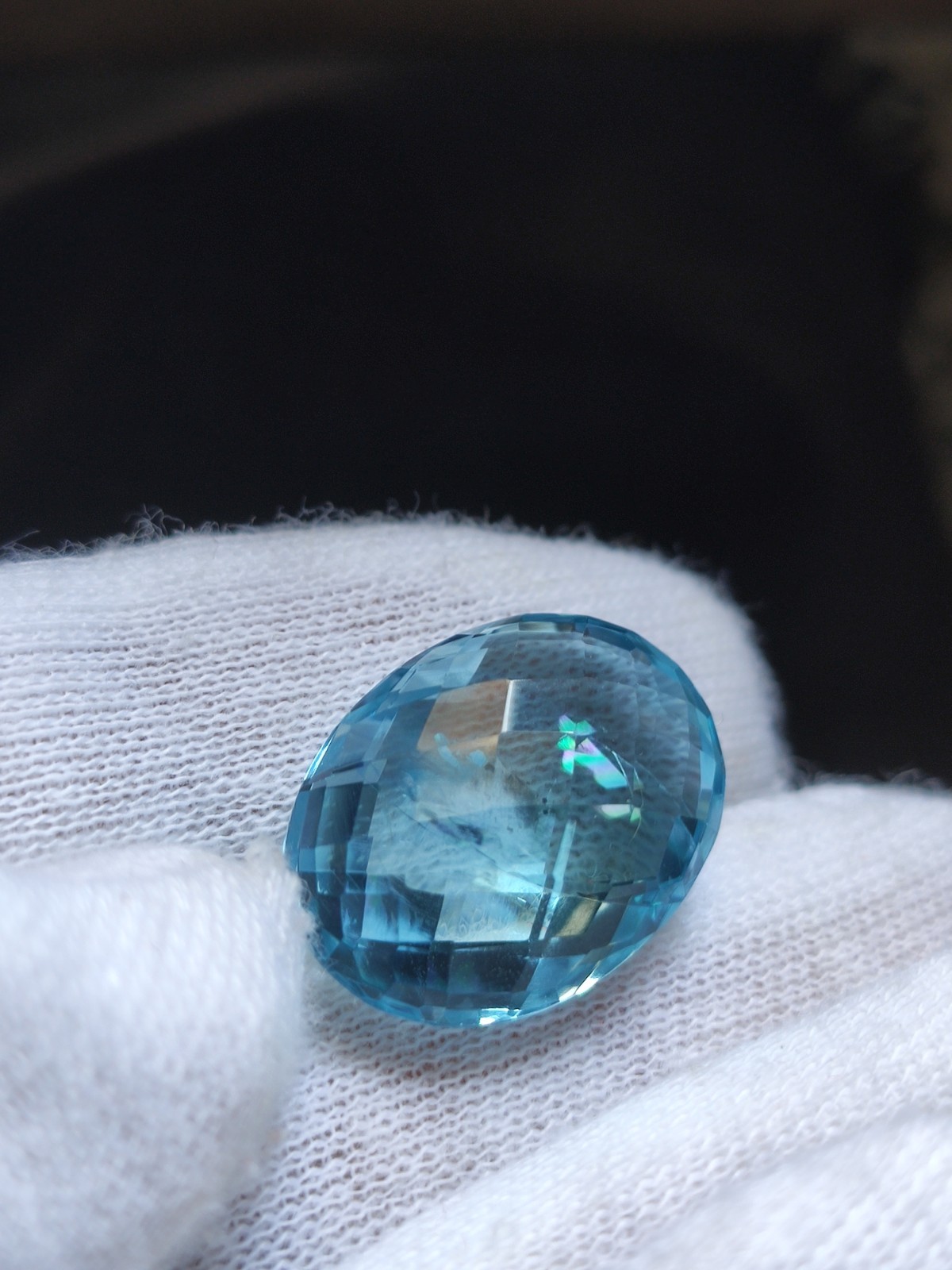 Rare 2 Pieces in 1 Blue Topaz With Rare Rainbow schiller effect : 24 Carats