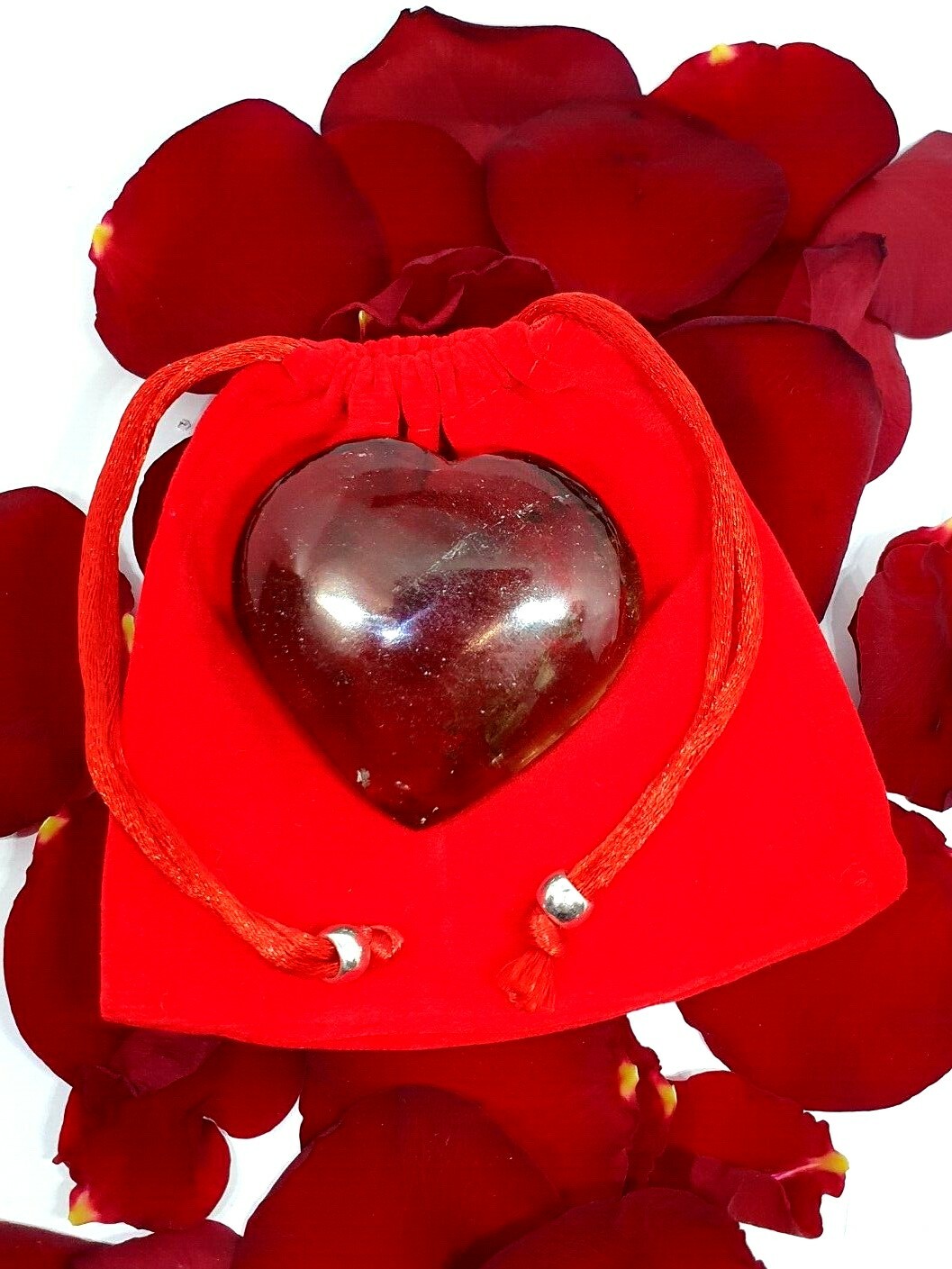 Smoky Quartz Heart Carving Real Crystal Protective Energy 86g 5.5 x 5 x 1.5cm s5
