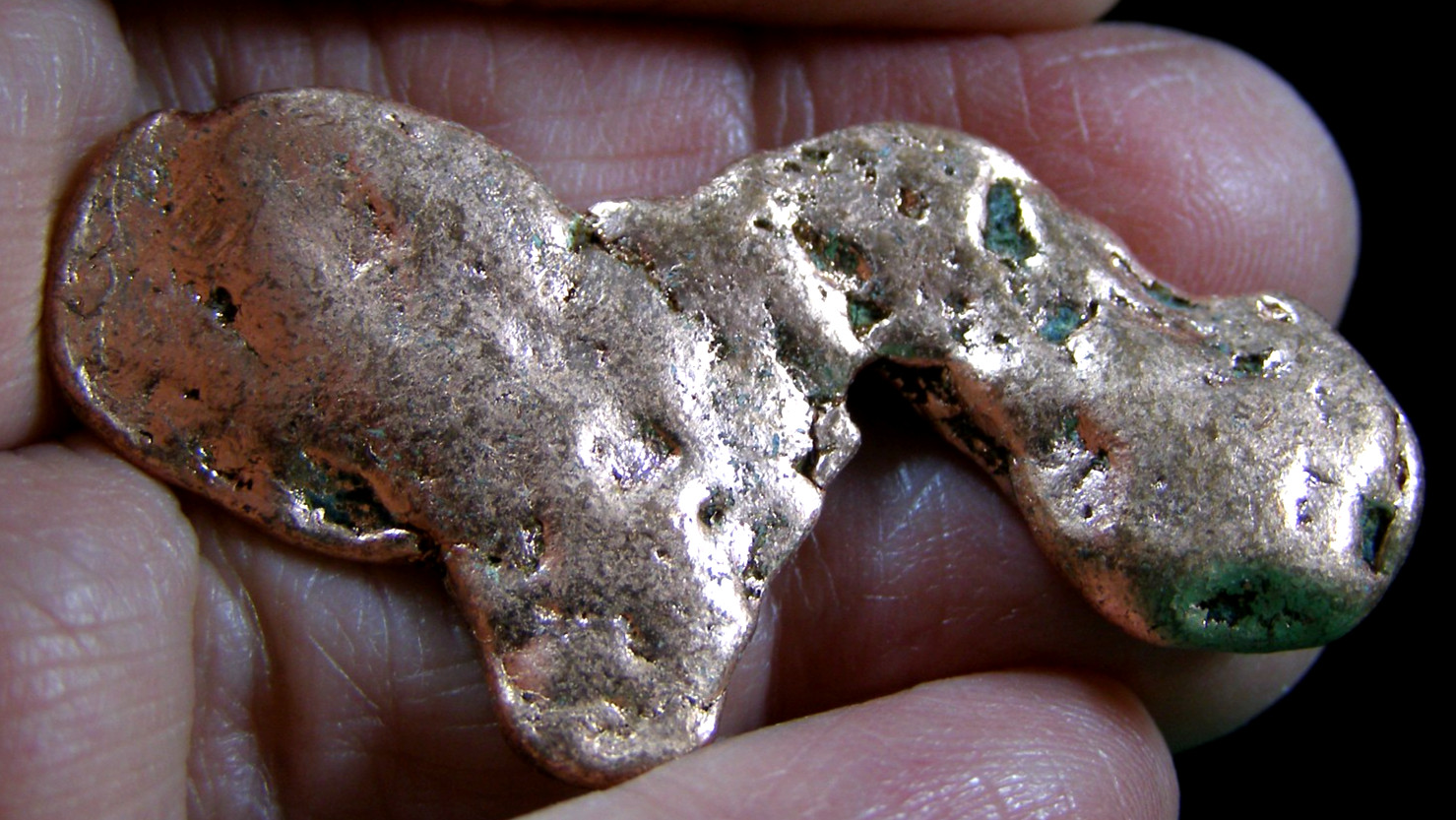 NATIVE COPPER NUGGET – USA – 4.6 x 2.5 x 0.5 cms 18.96 gms #14