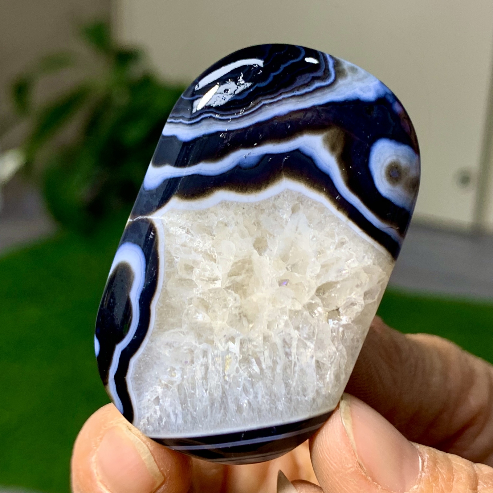 46G Natural black striped agate crystal oval-shaped quartz healing