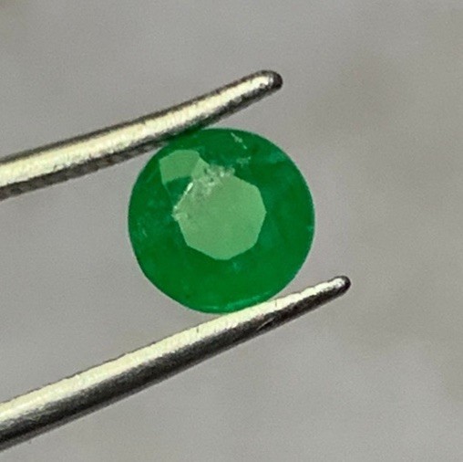 0.82Ct Beautiful Natural Green Color Emerald Round Cut From Swat Pakistan