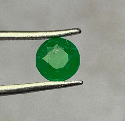 0.82Ct Beautiful Natural Green Color Emerald Round Cut From Swat Pakistan