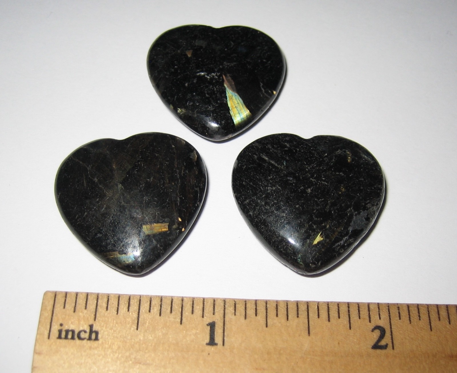 3pc 25mm RARE! POLISHED AUTHENTIC DRILLED NUUMMITE STONE HEARTS GREENLAND 24g *2