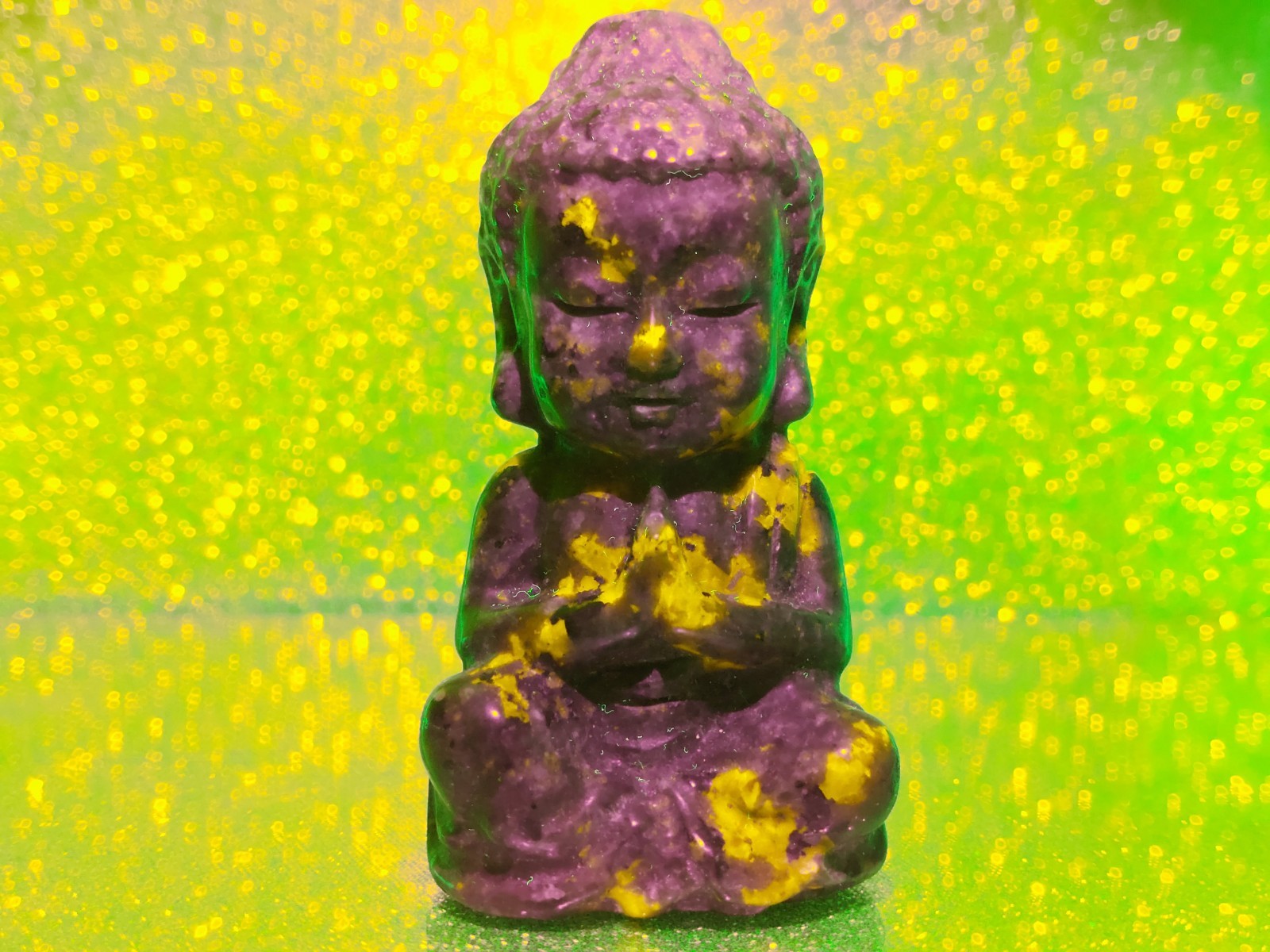 Yooperlite Buddha Carving 134.7g 8cm UV Reactive – Glows Orange Under Light